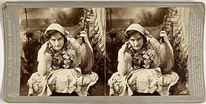 Portrait, Femme à la Mandoline et à la Robe Fleurie, vintage stereo print, ca.1900