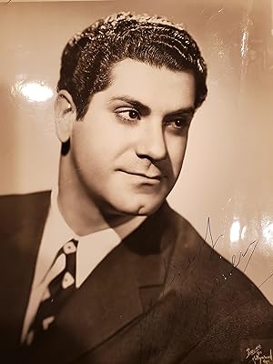 Autographed Photograph of Frank Guarerra, Baritone