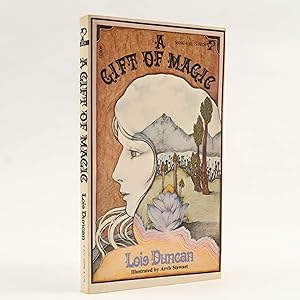 A Gift of Magic by Lois Duncan (Pocket Books) 5th Printing Vintage PB
