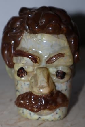 Glass sculpture of Mark Twain