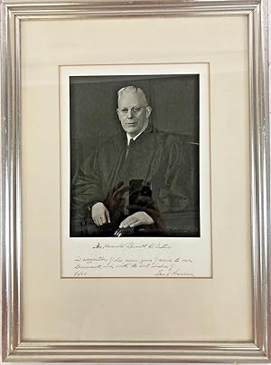 U.S. CHIEF JUSTICE EARL WARREN SIGNED INSCRIBED PHOTOGRAPH