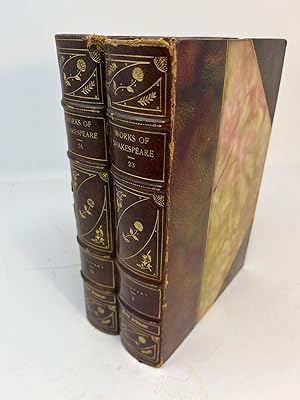 ALEXANDER DYCE'S GLOSSARY TO SHAKESPEARE. 2 Volumes Volumes 23 and 24 to The New Century Edition ...