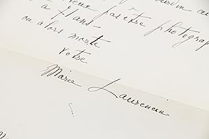 Lettre autographe signée adressée à Roger Nimier : ". je ne veux pas être photographiée à 71 ans ...