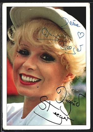 Ansichtskarte Schauspielerin Ingrid Steeger in weissem Hemd und Hut, mit original Autograph