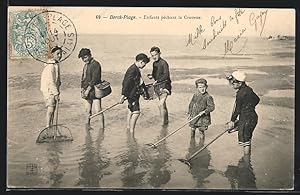 Ansichtskarte Berck-Plage, Enfants pêchant la Crevette, Kinder fischen Garnelen