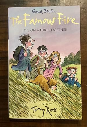 Five On A Hike Together: Book 10 (Famous Five)