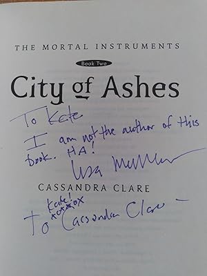 City of Ashes (The Mortal Instruments, Book 2)