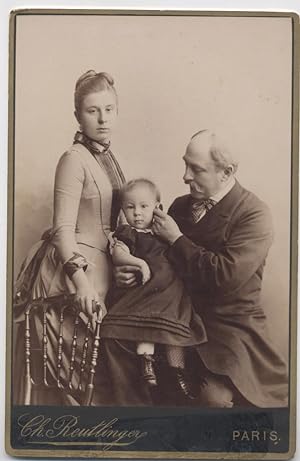 Fotografia originale di gruppo famigliare (Anna, Giorgio e Marguerite Rose Del Rei) realizzata da...