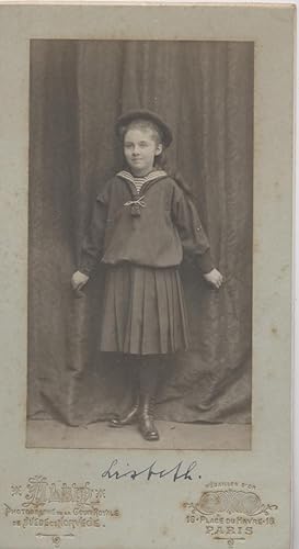 Fotografia originale della bambina Lisbeth realizzata dallo studio Albin di Parigi