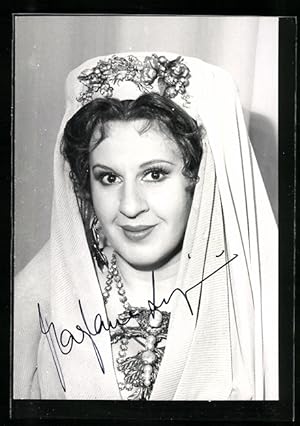 Ansichtskarte Opernsängerin Marjana Lipovsek mit original Autograph