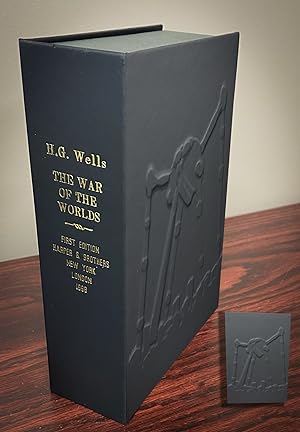 THE WAR OF THE WORLDS [Collector's Custom Clamshell case only - Not a book and "no book" included]