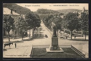 Carte postale Remiremont, Avenue Carnot avec monument, Kuh, attelages