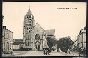 Carte postale Bessancourt, L`Eglise vue depuis la place avec des enfants