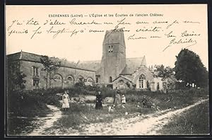 Carte postale Escrennes, L`Église et les Écuries de l`ancien Château