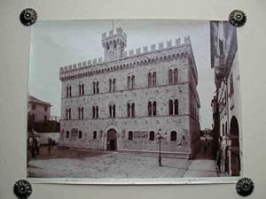 (Liguria) Chiavari. Il palazzo del tribunale.