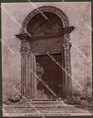 Viterbo, TOSCANELLA. Porta della Chiesa del Riposo. Fotografia originale, fine 1800.