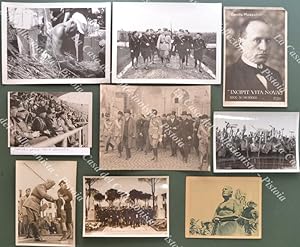 FASCISMO. 8 fotografie originali e 1 cartolina. Tutte con didascalia a retro. Sette con Mussolini.