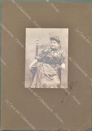 Fotografia. MARIO NUNES VAIS (Firenze 1856 - 1932), fotografo italiano. Ritratto di donna.