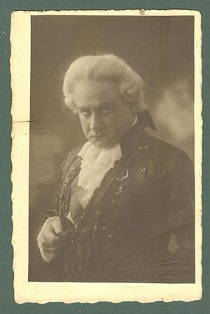 TAVANTI CORRADO (Terni 1888 - 1963). Celebre baritono. Foto cartolina con dedica autografa firmata.