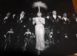 Publicity photo, featuring Madame Line Renaud, dans le revue Plaisirs Casino de Paris