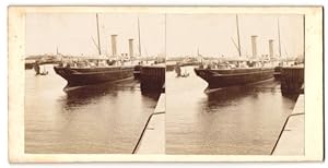 Stereo-Fotografie unbekannter Fotograf, Ansicht Ostende, Dampfer liegt am Quai, 1897