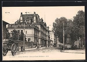 Carte postale Lyon, Avenue des Ponts et Ecole de Sante Militaire