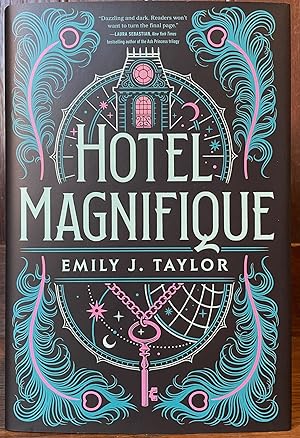 Hotel Magnifique [FIRST EDITION]
