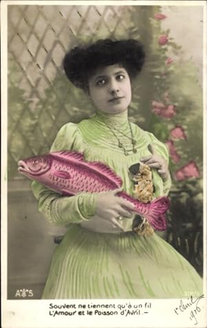 Ansichtskarte / Postkarte Glückwunsch 1. April, Frau in grünem Kleid, Fisch, Blumen