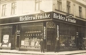 Foto Ansichtskarte / Postkarte Zigarrenhandlung Richter und Franke, Schaufenster, Kaiser-Panorama