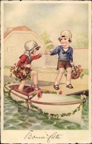 Ansichtskarte / Postkarte Kinder steigen aus dem Boot aus, Blumen, Gratulanten
