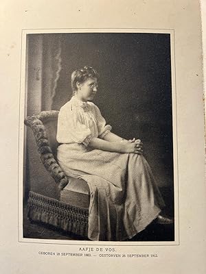 Portrait photography 1912 | Portrait photo of Aafje de Vos (28-9-1883-26-9-1912), daughter of Jan...