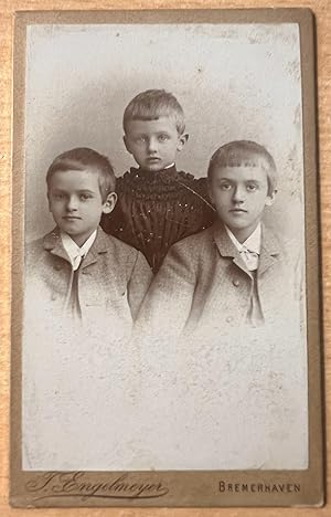 Photography carte-de-visite ca 1900 | Portrait photograph of three children Ottens, Bremen ca 189...