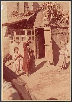 Egypt 1954, Esna, Picturesque view - Little girls - Woman, Vintage photography