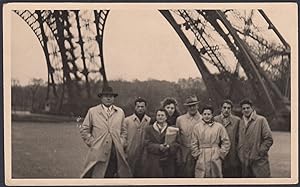 France 1948, Paris, Tourists under the Eiffel Tower, Vintage photography