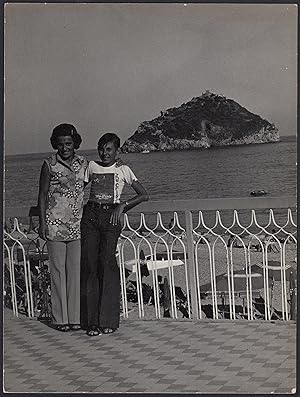 Liguria 1970, Isola di Gallinara dal lungomare, Fotografia vintage 18 x 24