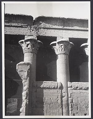 Egitto 1950, Esna, Dettaglio capitelli papiri al Tempio di Khnum, Fotografia vintage