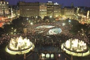 POSTAL PV10105: Barcelona per la pau, simbol de la pau amb espelmes a plaça Catalunya