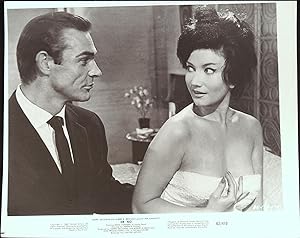Dr. No 8 X 10 Still 1962 Sean Connery stares at Zena Marshall wearing towel!