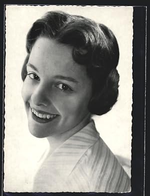 Ansichtskarte Schauspielerin Barbara von Nady mit strahlendem Lächeln
