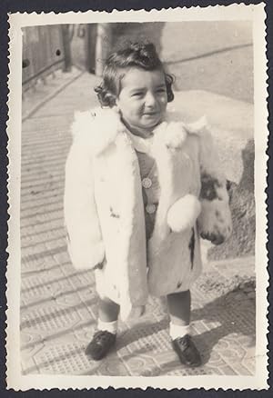 United States, New York 1930 - La piccola Ernestina Labruna in pelliccia - Foto fashion