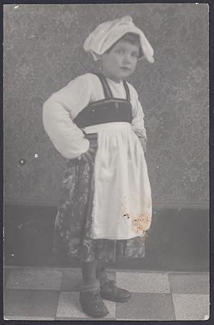 Italia 1950, Bambina con costume tipico regionale, Folklore, Foto epoca