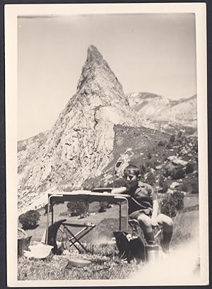 Italia 1960 - Montagne da identificare - Bimbo e tavolo pic-nic - Foto