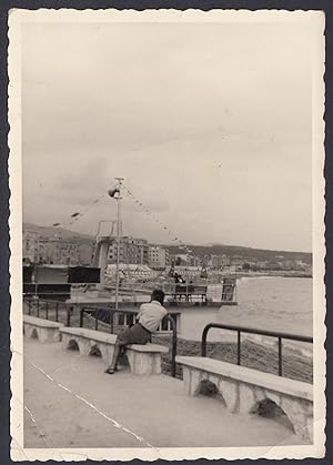 Veduta parziale di un paese di mare da identificare, 1960 Fotografia vintage