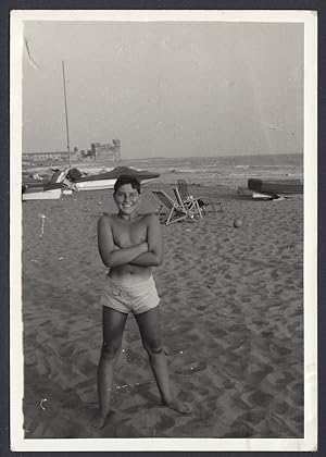 Italia 1960, Vasto (CH), Turista in spiaggia, Foto epoca, Vintage Photo