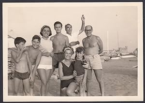 Italia 1960, Vasto (CH), Turisti in spiaggia, Foto epoca, Vintage Photo
