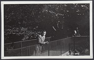 Roma, Uomo in giacca e cravatta al parco, 1940 Fotografia Vintage, Old Photo