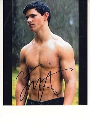 Taylor Lautner as Jacob Black in Twilight 10x8 Hand Signed Photo