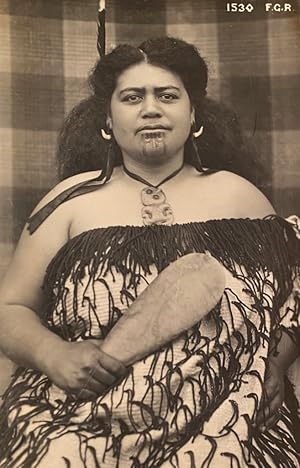 Maori women guides
