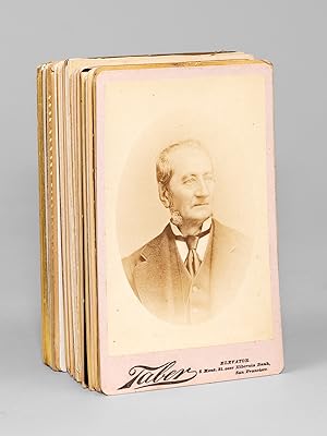 Lot de 43 portraits photographiques anciens sur carton format 10,8 x 16,5 cm, entre 1875 et 1888 ...