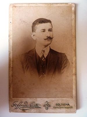 Fotografia "Ritratto maschile - PREMIATA FOTOGRAFIA , Med. d'Oro Esp. Nizza 1900 GOFFREDO OSTI BO...